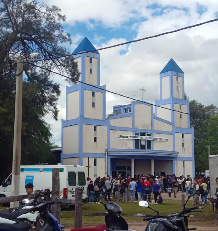 MESÓN DE FIERRO: CIENTOS DE FIELES LLEGARON HASTA LA VIRGEN DE LA LAGUNA