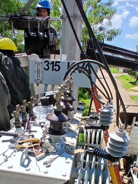 SECHEEP MEJORA EL SERVICIO ELÉCTRICO EN EL BARRIO UCAL DE BARRANQUERAS