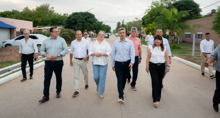 HABILITARON 19 NUEVAS CUADRAS DE PAVIMENTO EN PAMPA DEL INFIERNO