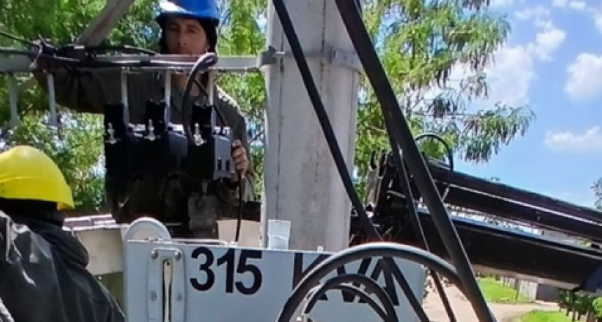 SECHEEP MEJORA EL SERVICIO ELÉCTRICO EN EL BARRIO UCAL DE BARRANQUERAS